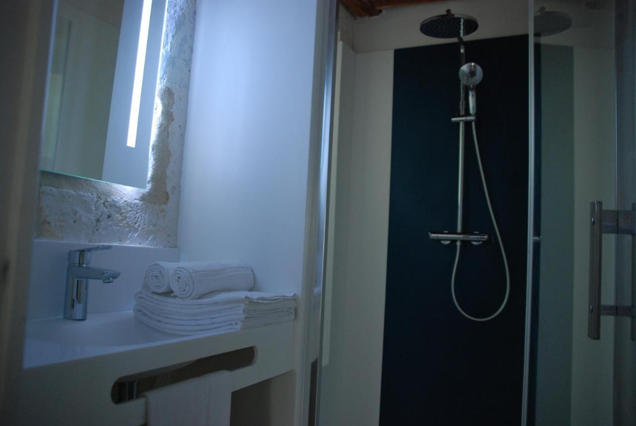 앙굴렘 Domaine Du Champ Fleuri B&B 외부 사진